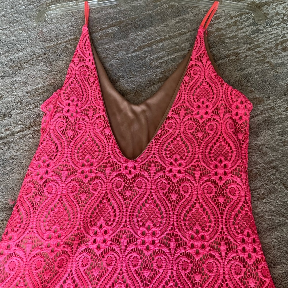 Coral Lace Sleeveless Dress - Picture 2 of 4
